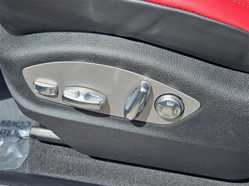 Used 2025 Porsche Macan image 28
