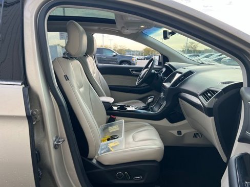 Used 2018 Ford Edge Titanium w/ Equipment Group 301A image 12