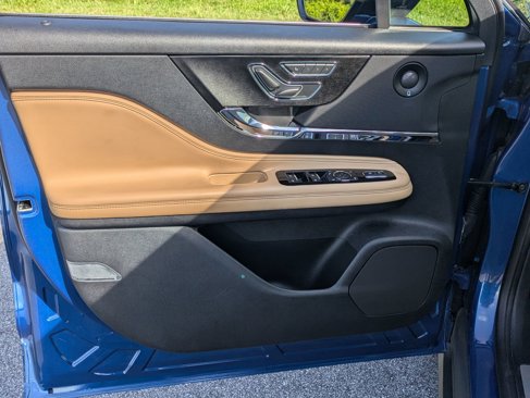 Used 2021 Lincoln Corsair Reserve image 20