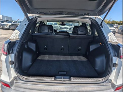 Used 2023 Jeep Cherokee Altitude Lux image 22