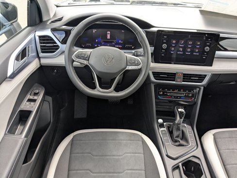 New 2025 Volkswagen Taos SE image 29