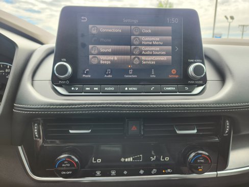 Used 2021 Nissan Rogue SV image 25