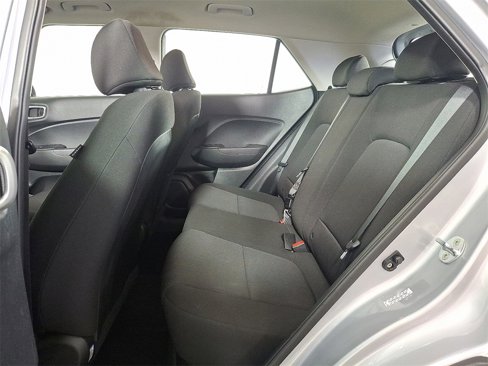 Used 2020 Hyundai Venue SE image 14