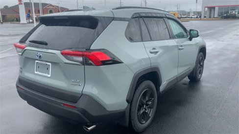 Used 2021 Toyota RAV4 XLE image 4