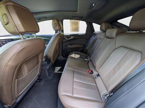 Used 2022 Audi Q4 e-tron Premium Plus image 19