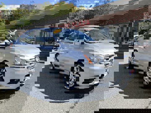 Used 2014 Nissan Sentra SL image 3
