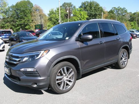 Used 2017 Honda Pilot Touring image 10