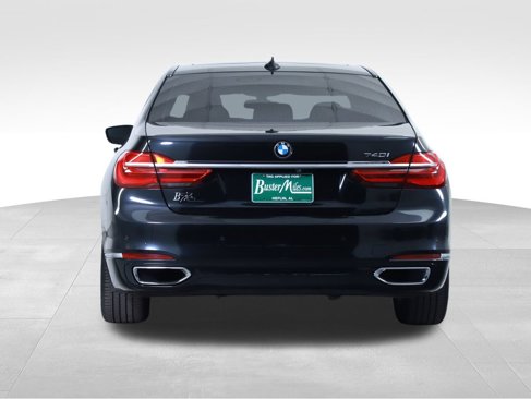 Used 2016 BMW 740i image 11