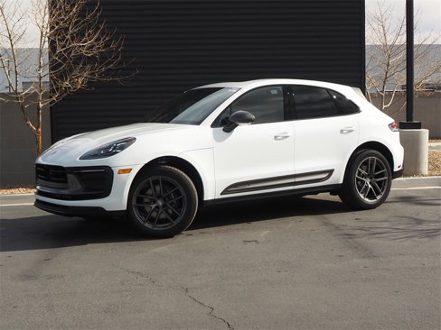 Certified 2025 Porsche Macan Turbo image 1