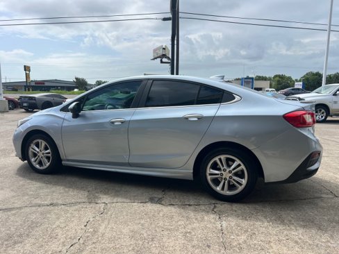 Used 2017 Chevrolet Cruze LT w/ RS Package image 9
