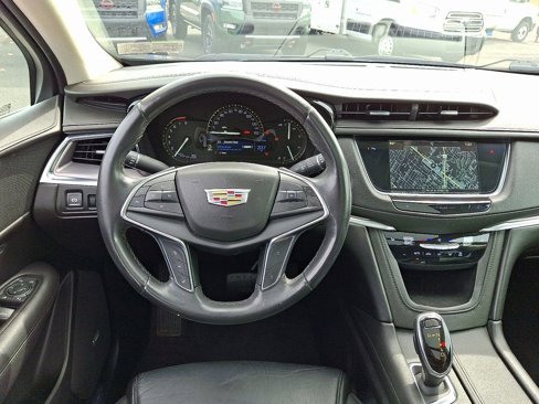 Used 2018 Cadillac XT5 Luxury w/ Driver Awareness Package image 13