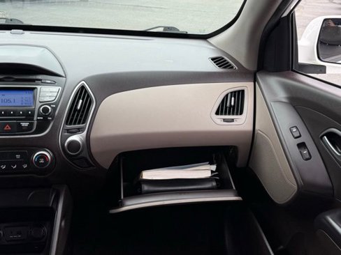 Used 2014 Hyundai Tucson GLS image 25