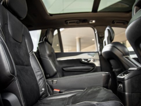 Used 2017 Volvo XC90 T8 R-Design w/ Vision Package image 39