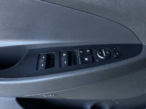 Used 2017 Hyundai Tucson SE Plus w/ Cargo Package image 23