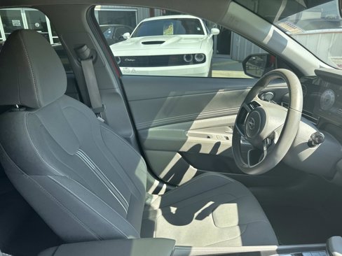 Used 2023 Hyundai Elantra SEL w/ Convenience Package image 10