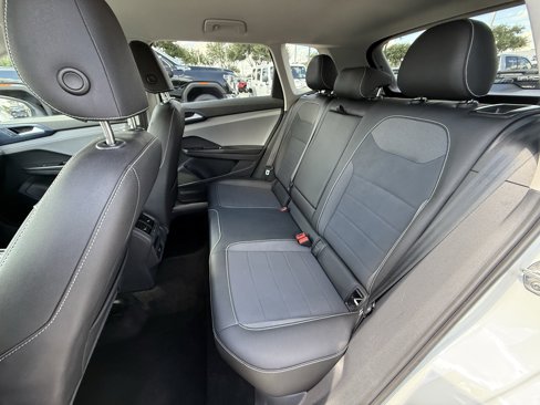 Used 2024 Volkswagen Taos SE image 27