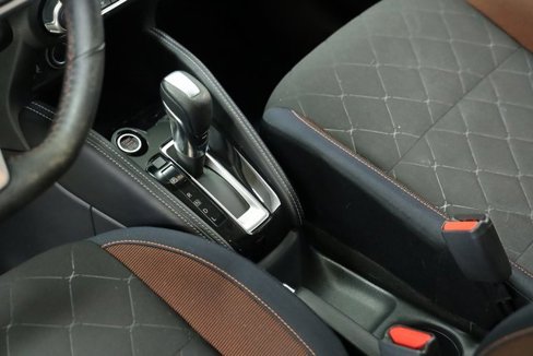 Used 2018 Nissan Kicks SR image 19