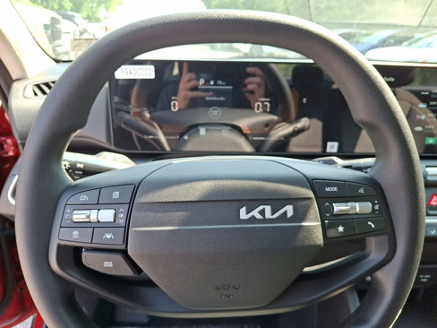 New 2025 Kia K4 LXS image 16