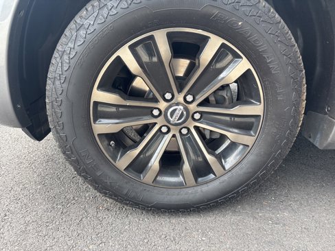 Used 2017 Nissan Armada Platinum image 28