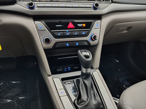 Used 2017 Hyundai Elantra SE image 28
