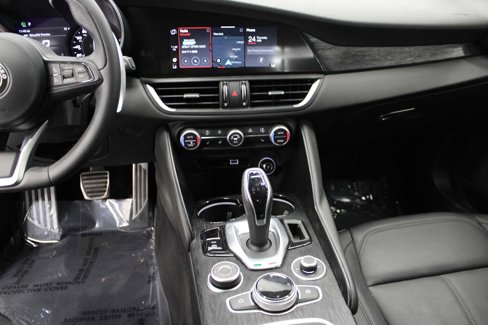 Used 2022 Alfa Romeo Giulia Sprint image 23