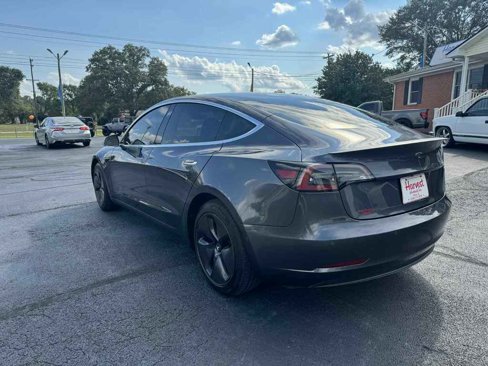 Used 2018 Tesla Model 3 Long Range image 2