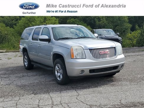 Used 2011 GMC Yukon XL SLE w/ Suspension Package, Off-Road image 1