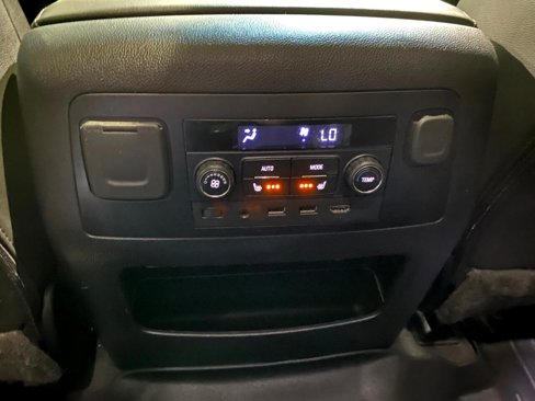 Used 2019 Chevrolet Suburban Premier image 18