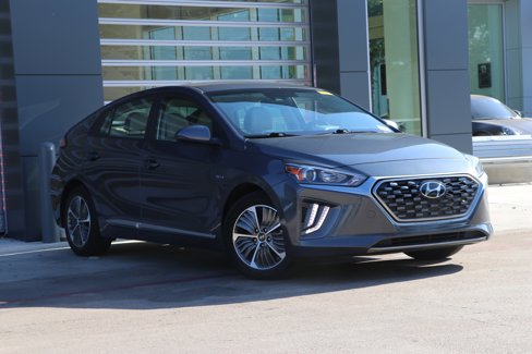 Used 2020 Hyundai Ioniq SE image 2