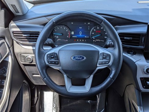 Used 2022 Ford Explorer XLT w/ Equipment Group 202A image 18