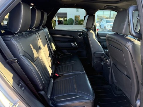 Used 2018 Land Rover Discovery HSE Luxury image 22