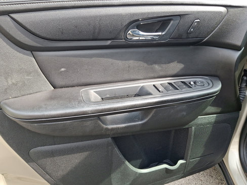 Used 2016 Chevrolet Traverse LT w/ Style and Technology Package image 13