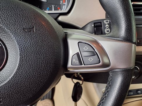 Used 2005 BMW Z4 2.5i image 20