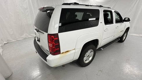 Used 2010 Chevrolet Suburban LT image 3