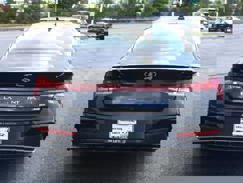 New 2025 Hyundai Elantra Limited image 4
