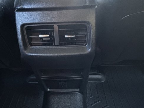 Used 2020 Ford Edge SEL image 31