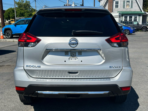 Used 2018 Nissan Rogue SV w/ Sun & Sound Touring Package image 6