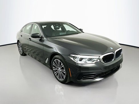 Used 2019 BMW 530e xDrive w/ Executive Package image 3
