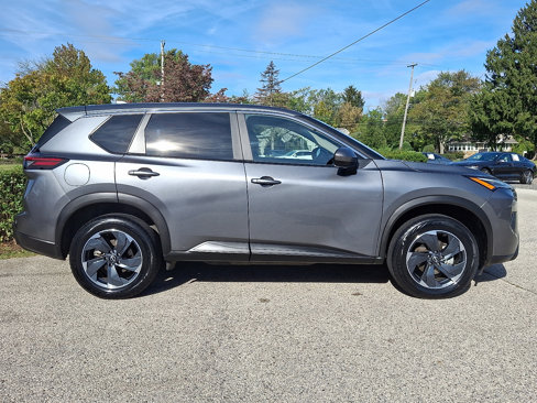 Used 2024 Nissan Rogue SV image 7