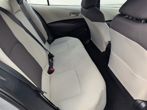 Used 2021 Toyota Corolla LE image 17