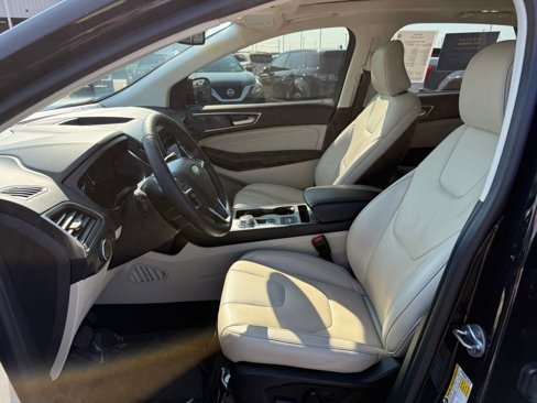 Used 2022 Ford Edge Titanium image 6