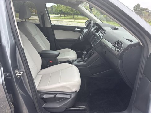 Used 2019 Volkswagen Tiguan SE image 28
