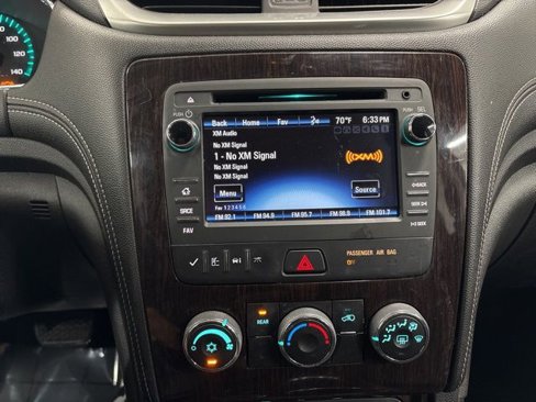 Used 2017 Chevrolet Traverse LT w/ Style and Technology Package image 33