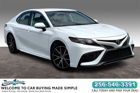 Used 2021 Toyota Camry SE image 1