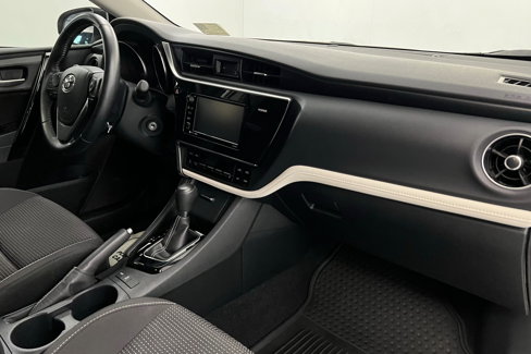 Used 2018 Toyota Corolla iM image 25