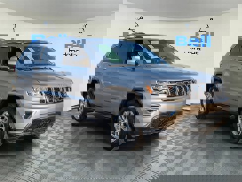 Used 2018 Jeep Grand Cherokee Laredo image 6