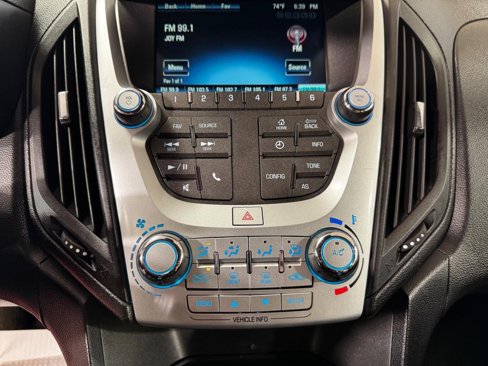 Used 2017 Chevrolet Equinox LT image 18