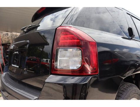 Used 2016 Jeep Compass Latitude image 8