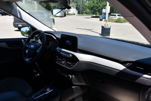Used 2022 Ford Escape SE w/ Cold Weather Package image 14