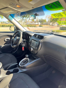 Used 2019 Kia Soul + image 16